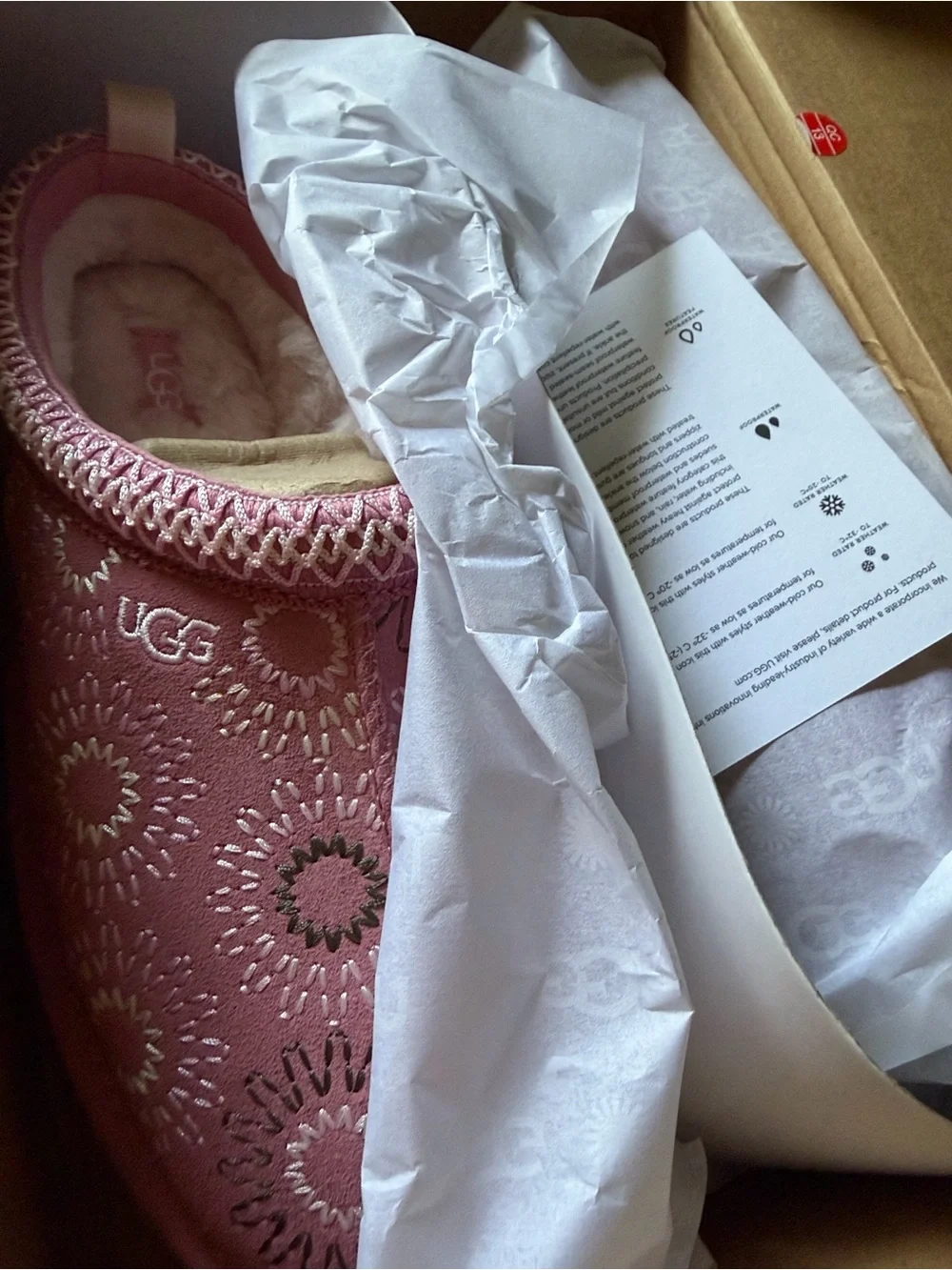 NWT! NEW IN BOX! UGG Kids’ Tazz Sun Stitch Slipper 6 M Horizon Pink